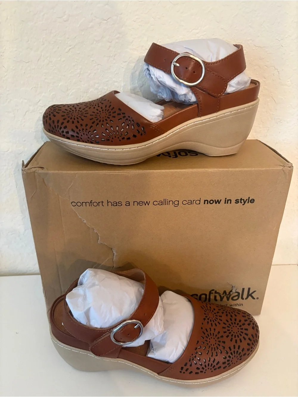 NIB Softwalk Leather Mabelle Perf Clog Brown SZ 6.5 M